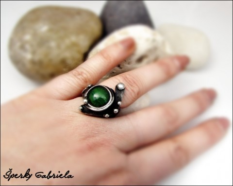 Prsten - hadí žena prsten cín sklo zelený prstýnek cínovaný šperk ručně vyrobený 