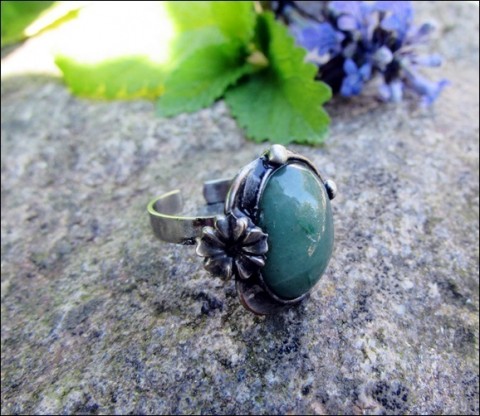 Prsten aventurín s kytičkou šperk polodrahokam prsten zelený minerál cínovaný aventurín ruční práce drahé kameny hand made 