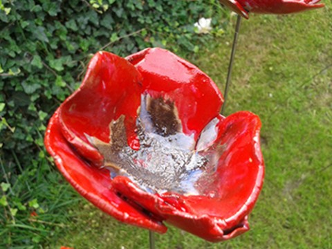 Vlčí máky velké dekorace květy moderní zahrada zahradní červený keramický vlčí mák 