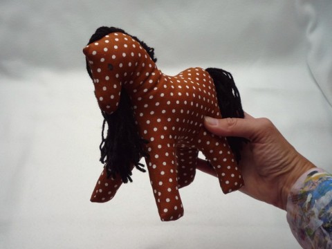 KONÍČEK rozmilý – STRAKÁČEK dárek kůň koník bavlna hračka koníček mazlík koně mazlíček textilní bavlněný látkový mazel látková hračka textilní hračka 