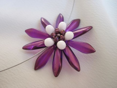 Kytkový náhrdelník - fialový originální jednoduché kytička kytka lanko nápadité 