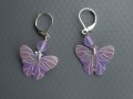 Světle fialové motýlkové náušnice
