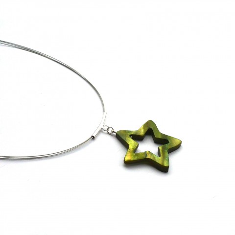 Perleťový náhrdelník -zelená hvězda přívěsek dárek zelená zelený elegantní přívěšek zelené hvězda perleťové perleť jemné perleťový jemný jednoduchý dovolená hvězdička simple družička simply 