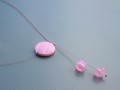 Světle růžový náhrdelník - proužky