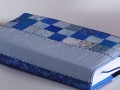 Modrá šachovnice obal na knihu