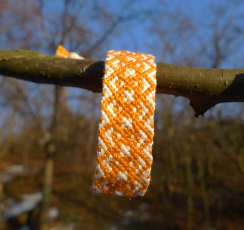 Náramok - Kvety pomarančovníku náramek pletený náramky barevný bavlnky příze náramky přátelství pomarančová 