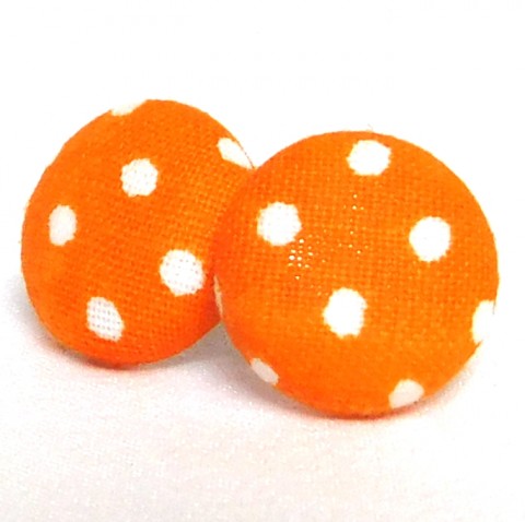 Puntíky v pomeranči radost náušnice oranžová jednoduché retro puntíky pomeranč látka náušničky náušky kulaté puzetky puzety oranžové button fresh orange buttony mrkev jednoduchost minimalistické simple pomerančové látkové puntíčky mrkvička potahované puntíkované puzetkové puntíčkované buttonkové simplicity potahování basic simply buttonové mrkvičkové mrkvové 