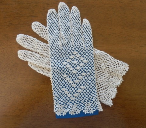 ecru háčkované rukavičky rukavičky crochet háčkovaná krajka gloves 
