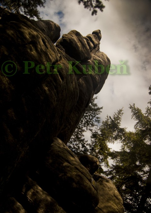 Obroví kamenové kámen příroda hory stromy les skála hora kamení horolezectví skalisko horolez 