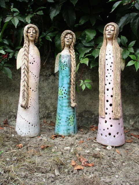 Keramická socha - Andělka dekorace keramika socha andel ochrance andelka nezna soska 