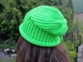 Pletená spadlá čepice (neon-zelená)