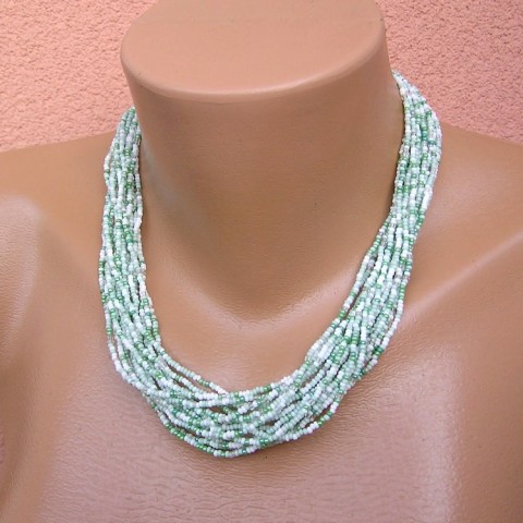 Víceřadý zelenkavý náhrdelník náhrdelník zelená svěží elegantní bílá rokajl novinka návlek víceřadý 