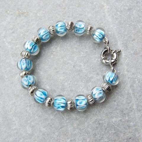 Modrý s vinutkami náramek modrá vinutky stříbrná světlemodrá vinuté perly ozdobné zapínání 