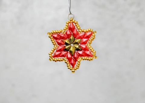 Zlato-červená kráska  - ozdoba červená korálky zlatá vánoční hvězda zimní luxusní hvězdička vločka 