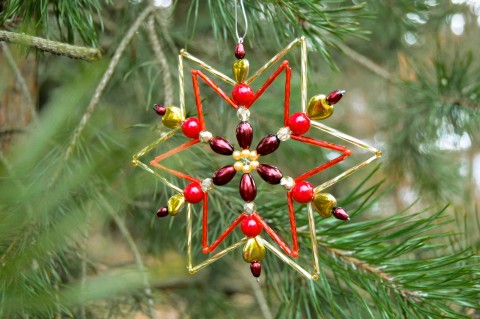 Královna Vánoc - hvězda, dekorace červená červené vánoce zlatá elegantní vánoční veselé bordó zlaté advent béžové adventní na stromek 