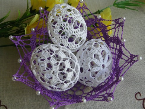 Háčkované vajíčko-bílé dekorace háčkovaný háčkování veselé velikonoce kytičky kytička háčkované zdobené kraslice vajíčko svátky crochet egg 