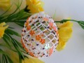Háčkované vajíčko s flitry - oranž.