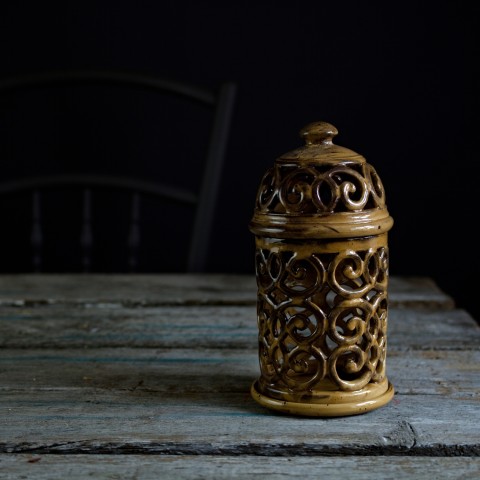 Aromalampa / hnědá keramika keramické svíčka vůně aroma vonné vonná voňavá aromaterapie vintage retro aromalampa keramický starobylé rustikální voňavé starobylý vonící terapie aromka na svíčku aroma lampa voňavý uvolnění uvolněný rustical rustikal 