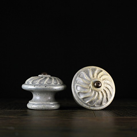 Úchyt / šedý - vzor č. 1 keramika keramické vintage keramický komoda starobylé nábytek rustikální starobylý úchyt knopek rustical rustikal knopka keramický úchyt šuflík 