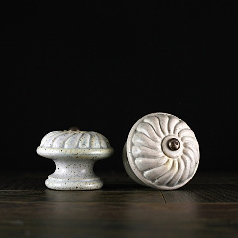 Úchyt / šedý - vzor č. 2 keramika keramické vintage keramický komoda starobylé nábytek rustikální starobylý úchyt knopek rustical rustikal knopka keramický úchyt šuflík 