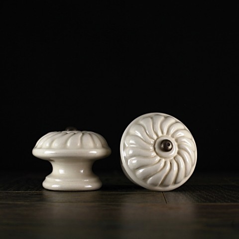 Úchyt / ecru - vzor č. 2 keramika keramické vintage keramický komoda starobylé nábytek rustikální starobylý úchyt knopek rustical rustikal knopka keramický úchyt šuflík 