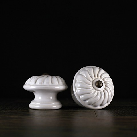 Úchyt / bílý - vzor č. 2 keramika keramické vintage keramický komoda starobylé nábytek rustikální starobylý úchyt knopek rustical rustikal knopka keramický úchyt šuflík 