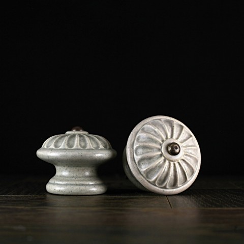 Úchyt / šedý - vzor č. 4 keramika keramické vintage keramický komoda starobylé nábytek rustikální starobylý úchyt knopek rustical rustikal knopka keramický úchyt šuflík 