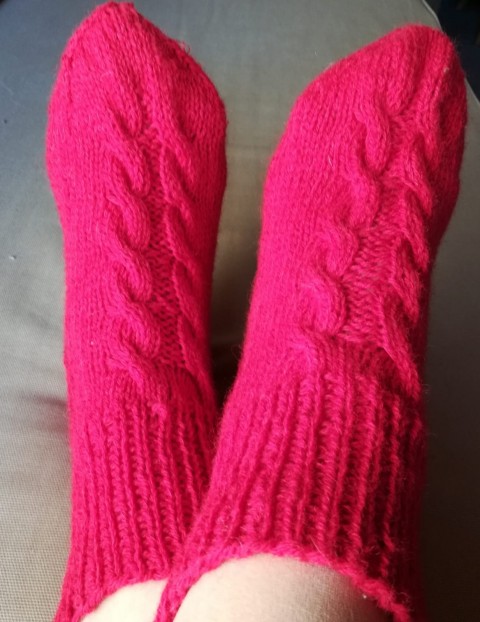 Pletené ponožky s copánky dárek dáreček pletené ponožky pozornost teplé copánky ruční práce hand made 