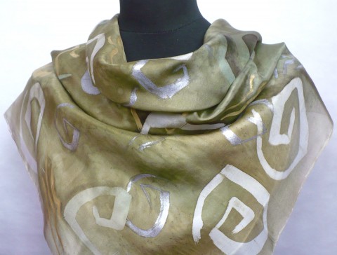 Tajemství. Hedvábný šátek. zelená hnědá béžová hedvábí malovaný hedvábný šátek maková hnědozelený 