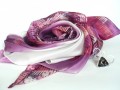 Luxusní šátek se sponou Violet.