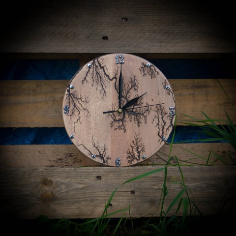 Dřevěné hodiny - blesky dřevo hodiny čas blesky buk 