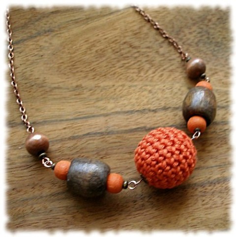 Veverčin poklad ....... Výprodej!!! dřevěné náhrdelník originální oranžová hnědá háčkované výrazné 