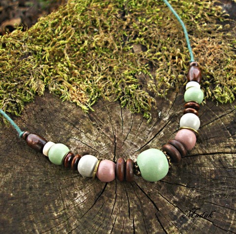 Kolekce Flowering wood LXXXVIII. dřevěné náhrdelník originální zelená hnědá dámský barevný veselý podzimní mech petrol 