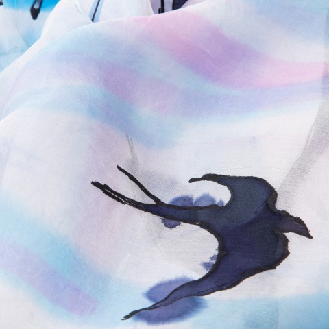 Hedvábný šátek Vlaštovky podzim květy hedvábná šátek ptáci ručně malovaná vlaštovky 90x90 cm 