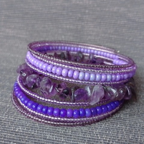 Náramek fialový s ametystem náramek korálky drát sklo žena ženské minerál ametyst broušené voskové perle diva 
