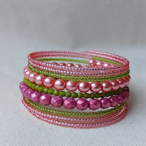 Náramek růžový náramek dárek korálky elegantní perličky rokajl náramky drobnost něžné korálkování efektní navlékání paměťový drát maličkost 