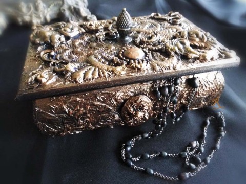 Šperkovnice,krabička,sleva! dřevo dřevěná zlatá krabička šperkovnice historie mosazná ozdobená starobylý vzhled 