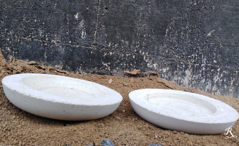 Podtácek, podmiska, talíř z betonu talíř bílý podtácek podmiska beton pod květináč 