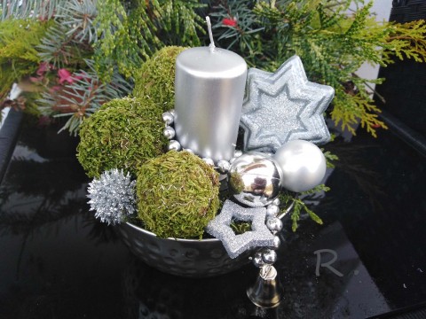 Vánoční svícen z mechu dekorace stříbrný koule vánoce svícen zelený elegantní vánoční miska mech 