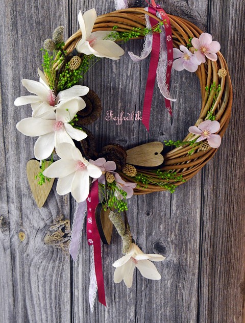 zásnuby ... dřevo srdíčka věnec jaro něžný magnolie na dveře bílorůžová.růžovobílá 