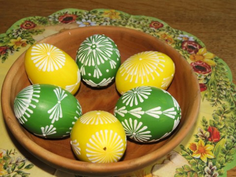 Velikonoční kraslice - zel-žluté velikonoce voskované vajíčka kraslice vajíčko skořápka svátky velikonoční kraslice výdutek vyfouklé vajíčko 