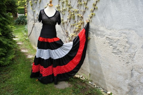 Gypsy sukně Bella Nela červená černá šedá sukně dlouhá puntíkovaná volánová gypsy flamenková 