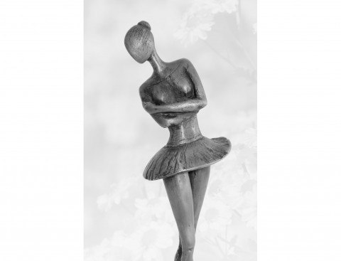 Baletka - originální cínová socha tanec dekorace kov cín plastika socha kovová žena soška sochy figura dívka originál balet umění postava tanečnice baletka do interiéru balerína figurální moderní umění plastiky figury sochy z kovu kovová socha cínová socha socha dívky 