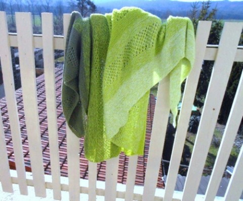 Pletený šátek velký obr originální velký zelený pletený barevný obr šátek pléd krajkový teplý melírovaný teploučký baktus ručně háčkovaný 
