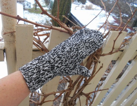 Ručně pletené černobílé palčáky originální zima bílá pletené černá zimní rukavice melír černobílé teplé palčáky 
