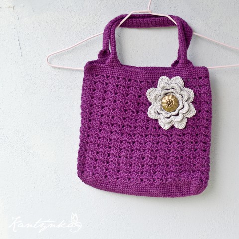 Háčkovaná kabelka. kabelka dárek taška květina fialová dívčí elegantní dáreček žena dáma květ dámská kytka elegance lila dívka ženská 