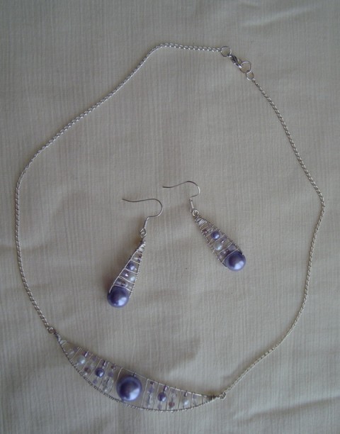 Fialková perla se třpytí kolem krku elegantní bílá řetízek stříbrná čirá fialková postříbřené průhledná drátkované kolem krku světle fialová 