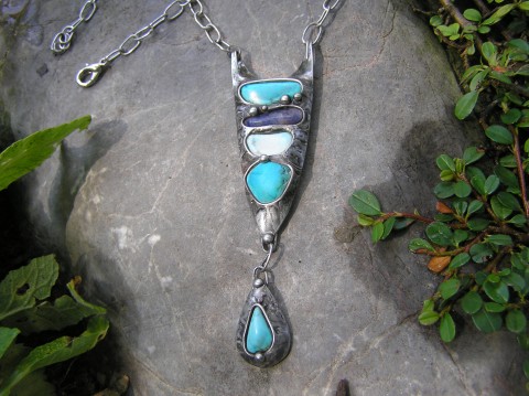 Náhrdelník s modrými kameny šperk náhrdelník ozdoba modrá cí 