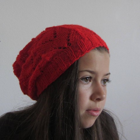 Červená pletená čepice léto letní hučka  