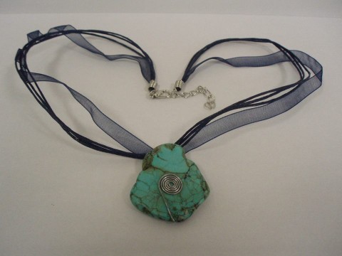 Náhrdelník modrý náhrdelník dárek modrá drát jaro léto elegance korálek 